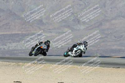 media/Dec-07-2025-CVMA (Sun) [[3e7d2de5dc]]/Race 7-Formula Lightweight Twins Shootout/